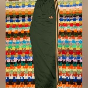 Adidas 4xl Green track pants with copper stripes